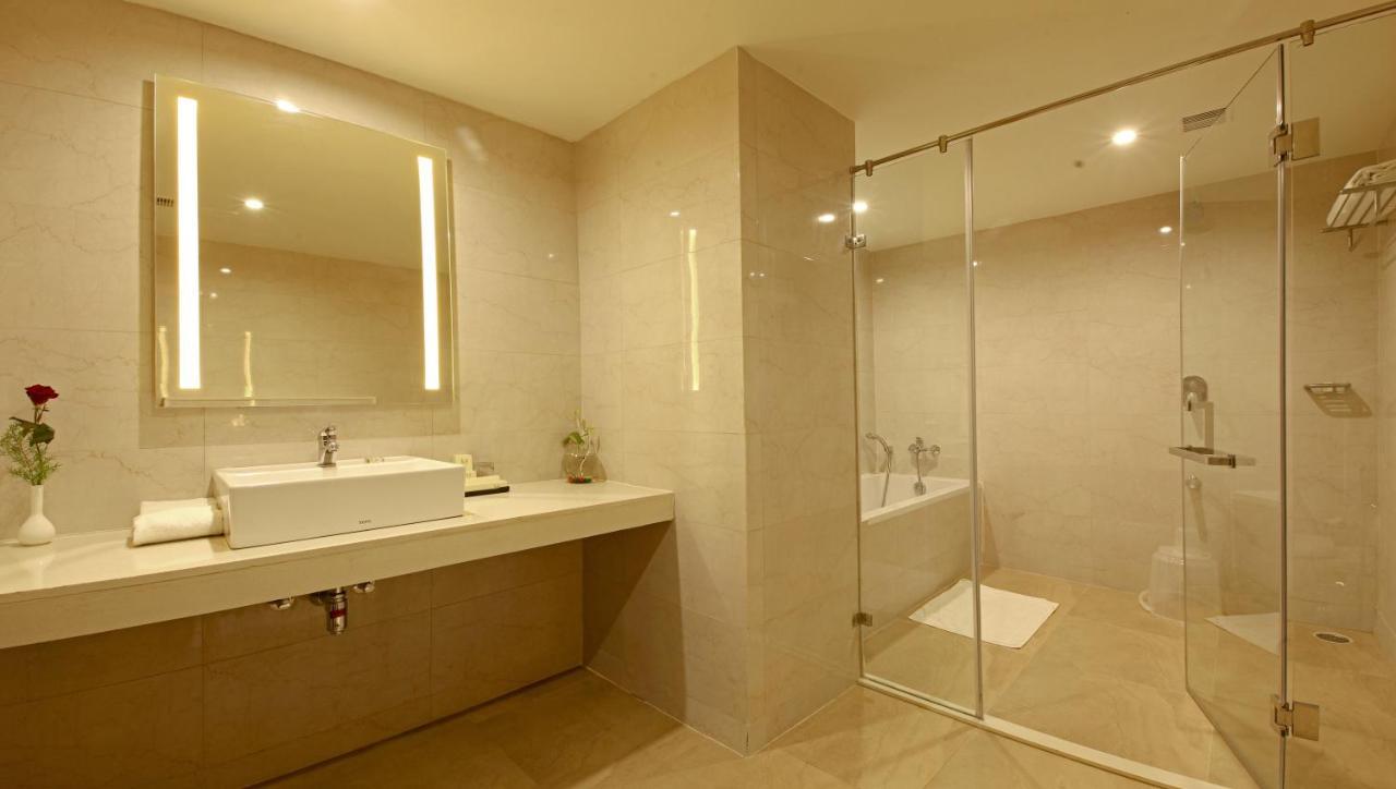 Goutham Grand Hotel Tenali Экстерьер фото