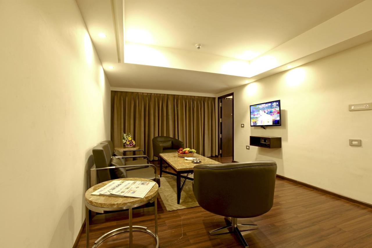 Goutham Grand Hotel Tenali Экстерьер фото