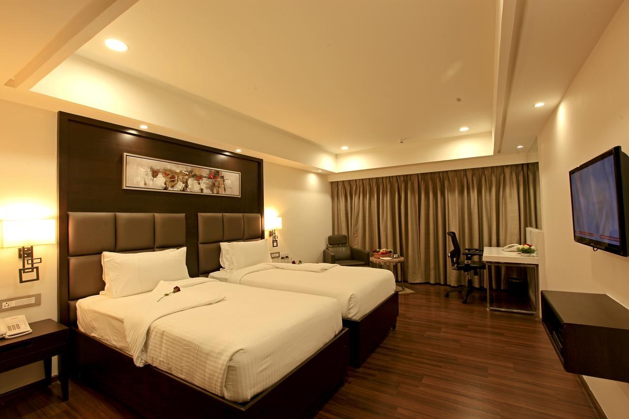 Goutham Grand Hotel Tenali Экстерьер фото