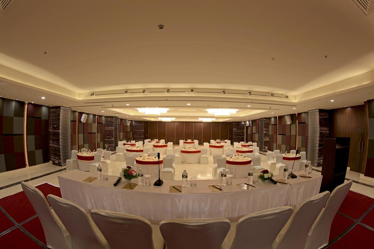Goutham Grand Hotel Tenali Экстерьер фото