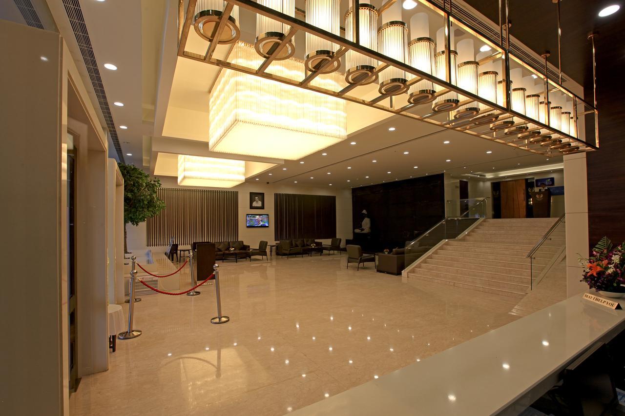 Goutham Grand Hotel Tenali Экстерьер фото