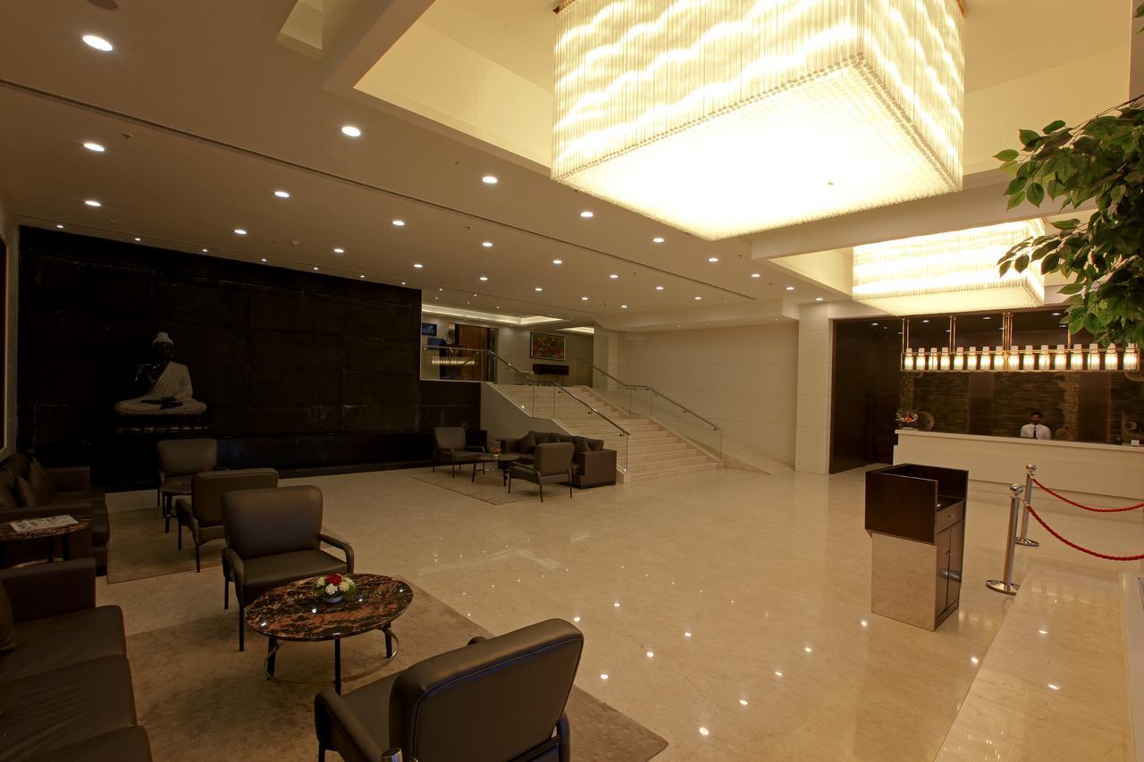 Goutham Grand Hotel Tenali Экстерьер фото