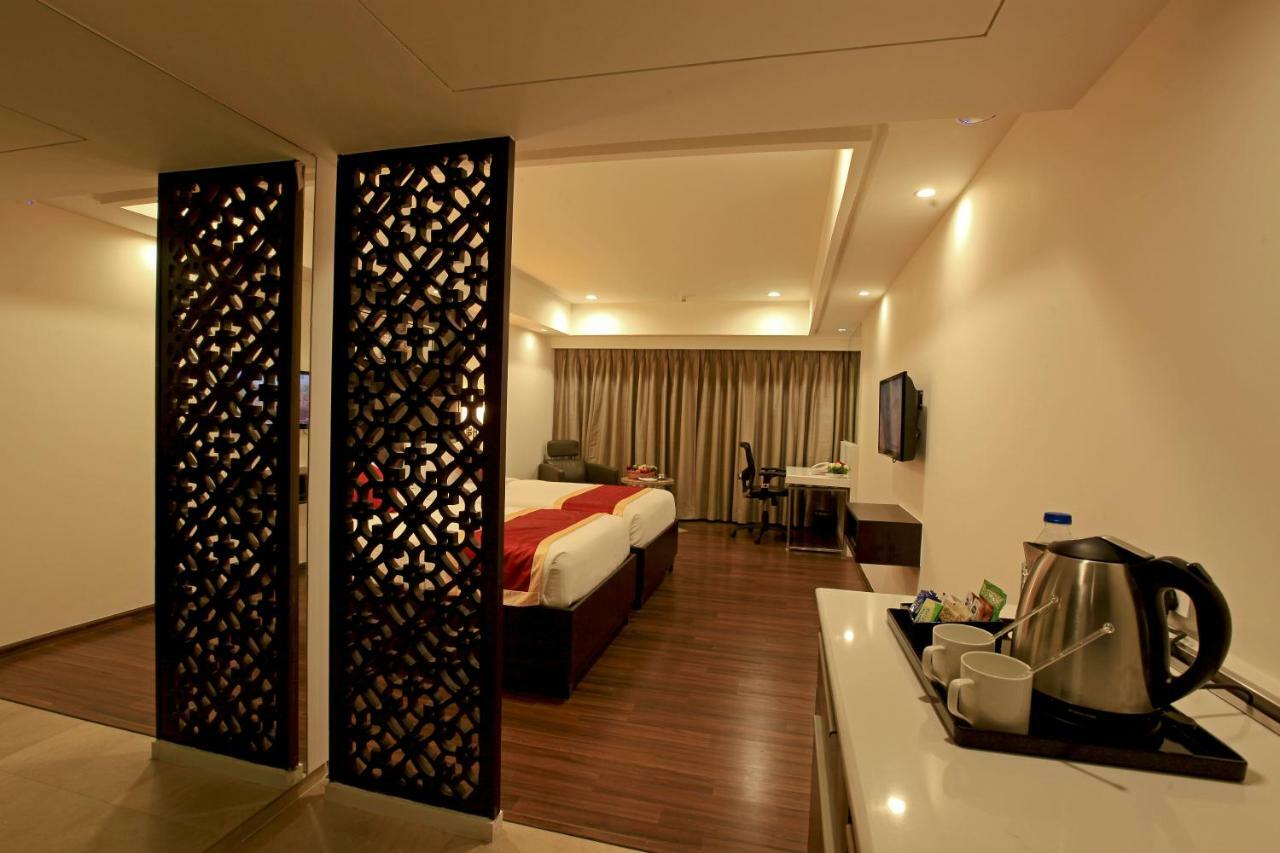 Goutham Grand Hotel Tenali Экстерьер фото