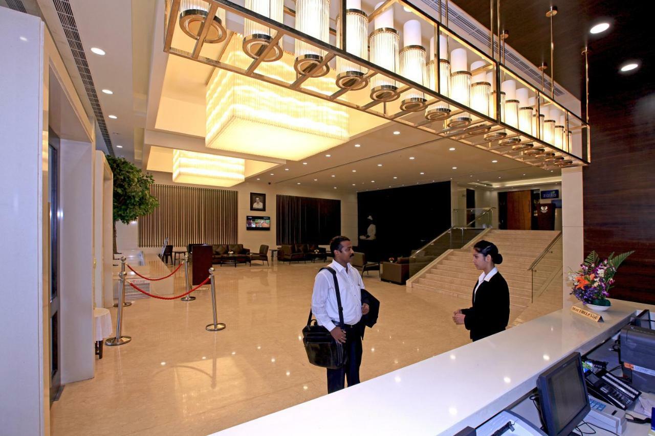 Goutham Grand Hotel Tenali Экстерьер фото