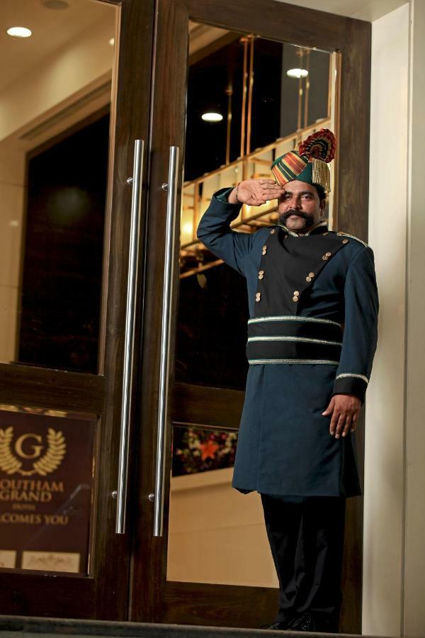 Goutham Grand Hotel Tenali Экстерьер фото